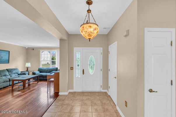 Interior, Living room, Pendant Lights, Wood Texture Flooring