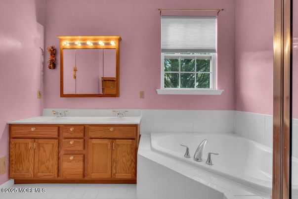 Bathroom, Dual Sink Vanities, Interior