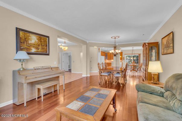 Chandelier, Dining room, Interior, Piano, Wood Texture Flooring