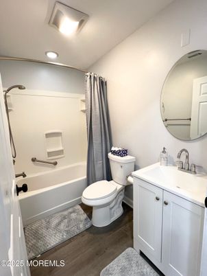 Bathroom, Interior, Recessed Lighting, Wood Texture Flooring