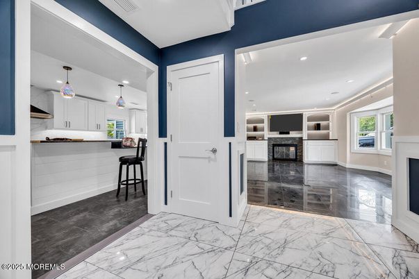 Fireplace, Interior, Kitchen, Marble, Pendant Lights, Recessed Lighting