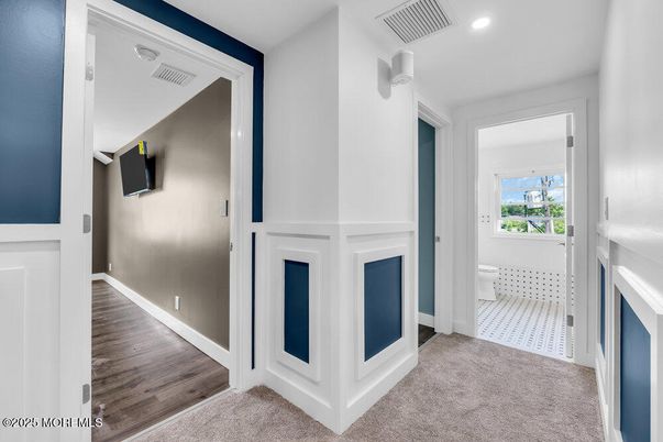 Interior, Recessed Lighting, Wood Texture Flooring
