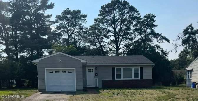 Attached, Exterior, Facade, Ranch