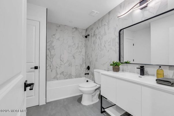 Bathroom, Interior, Marble Walls