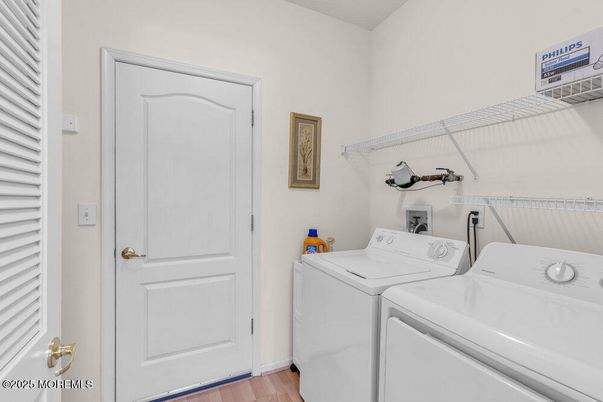 Interior, Utility Closets, Washer, Wood Texture Flooring
