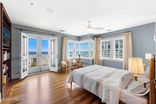 Bedroom, Interior, Water, Wood Texture Flooring