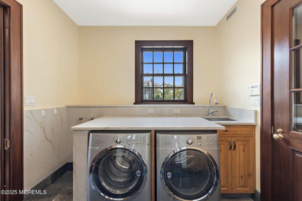 Interior, Washer
