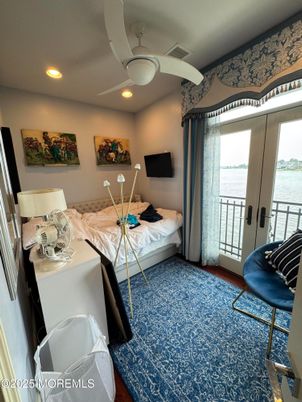 Bedroom, Interior, Recessed Lighting, Water