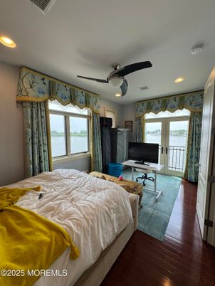 Bedroom, Home Office, Interior, Recessed Lighting, Water, Wood Texture Flooring