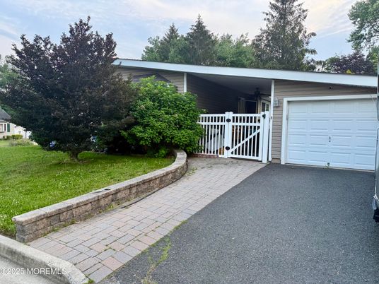 Detached Garage, Exterior