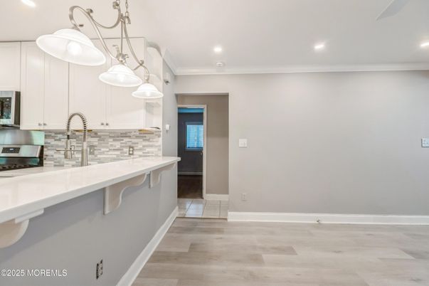 Interior, Kitchen, Pendant Lights, Recessed Lighting, Wood Texture Flooring