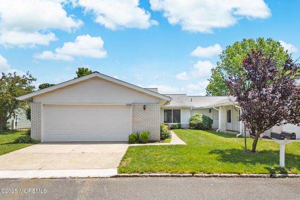 Attached, Exterior, Facade, Brick Facade, Ranch