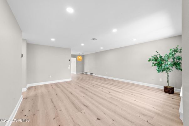 Empty room, Interior, Recessed Lighting, Wood Texture Flooring