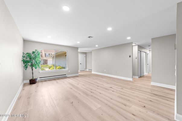 Empty room, Interior, Recessed Lighting, Wood Texture Flooring