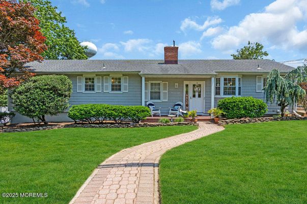 Backyard, Exterior, Facade, Ranch