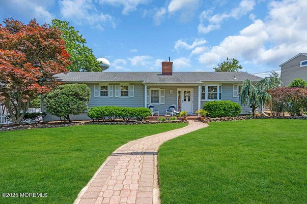 Backyard, Exterior, Facade, Ranch
