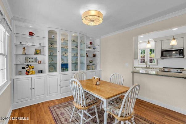 Dining room, Interior, Pendant Lights, Recessed Lighting, Wood Texture Flooring