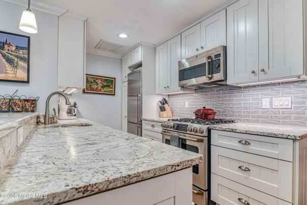 Interior, Kitchen, Pendant Lights, Recessed Lighting, Stainless Steel Appliances