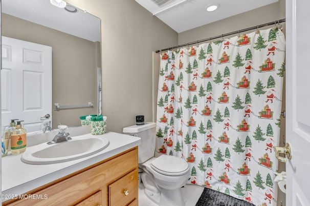 Bathroom, Interior, Recessed Lighting