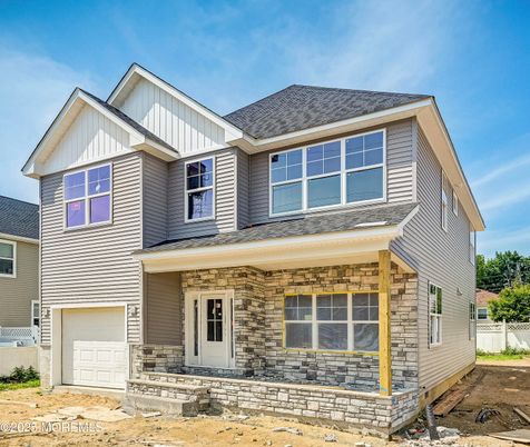 Attached, Exterior, Facade, Farmhouse