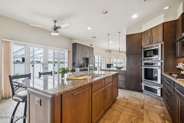 Dining room, Interior, Kitchen, Recessed Lighting, Stainless Steel Appliances