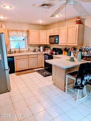 Interior, Kitchen, Recessed Lighting
