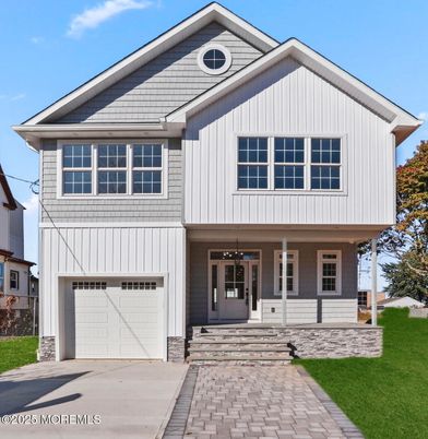 Attached, Exterior, Facade, Farmhouse