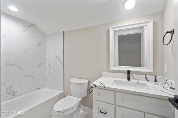 Bathroom, Interior, Marble Walls, Recessed Lighting