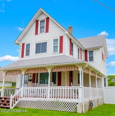 Exterior, Facade, Queen Anne Victorian