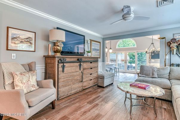 Interior, Living room, Pendant Lights, Wood Texture Flooring