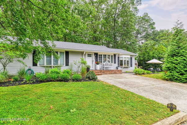 Backyard, Exterior, Facade, Ranch