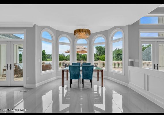 Chandelier, Dining room, Interior