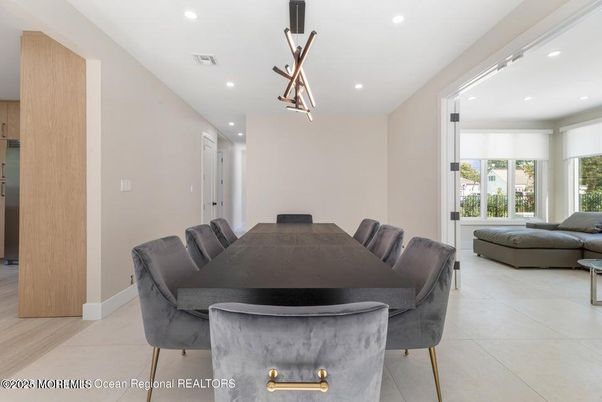 Dining room, Interior, Pendant Lights, Recessed Lighting