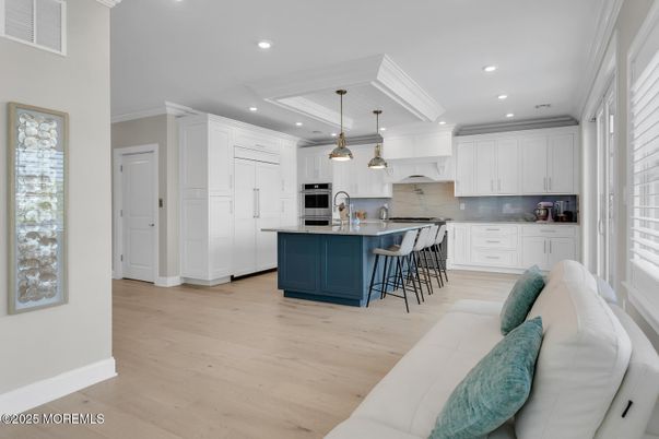 Interior, Kitchen, Living room, Pendant Lights, Recessed Lighting, Stainless Steel Appliances, Wood Texture Flooring