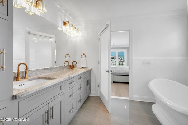 Bathroom, Dual Sink Vanities, Interior, Water