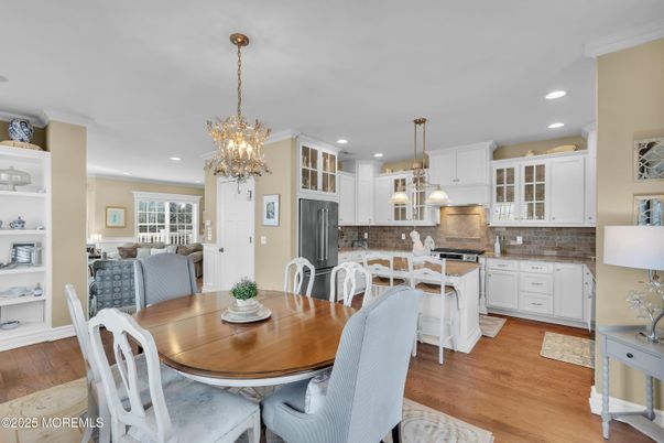 Chandelier, Dining room, Interior, Kitchen, Pendant Lights, Recessed Lighting, Wood Texture Flooring