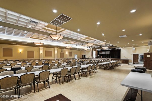 Dining room, Interior, Recessed Lighting