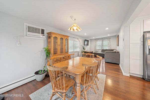 Dining room, Interior, Living room, Recessed Lighting, Wood Texture Flooring