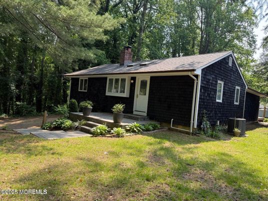 Backyard, Exterior, Facade, Cape Cod