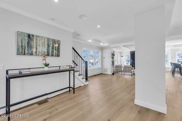 Interior, Recessed Lighting, Wood Texture Flooring