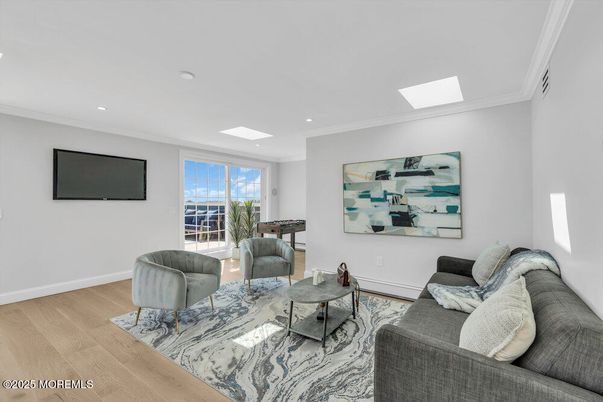 Game Room, Interior, Living room, Recessed Lighting, Wood Texture Flooring