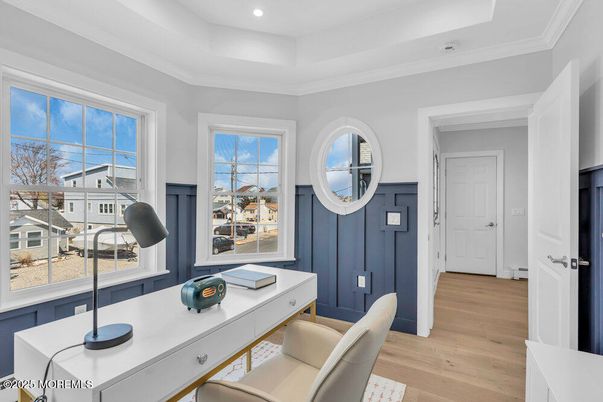 Home Office, Interior, Recessed Lighting, Wood Texture Flooring