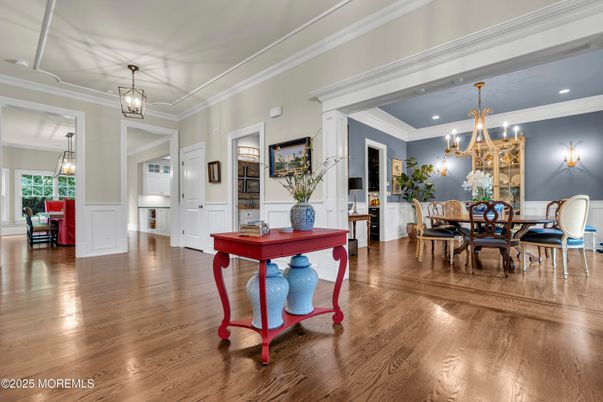 Chandelier, Dining room, Interior, Recessed Lighting, Wood Texture Flooring