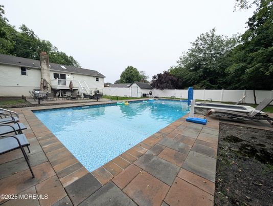 Exterior, Pool