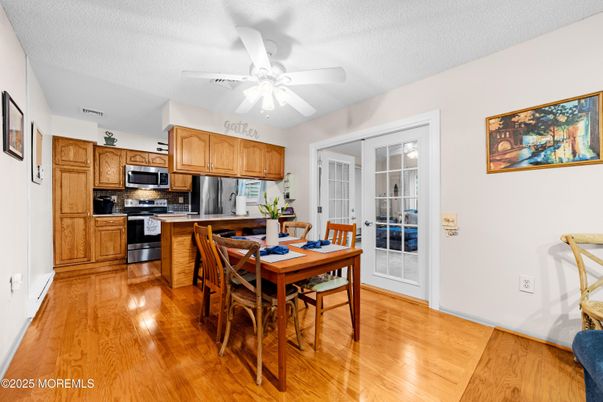 Dining room, Interior, Kitchen, Stainless Steel Appliances, Wood Texture Flooring