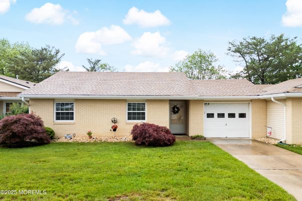 Attached, Exterior, Facade, Brick Facade, Ranch