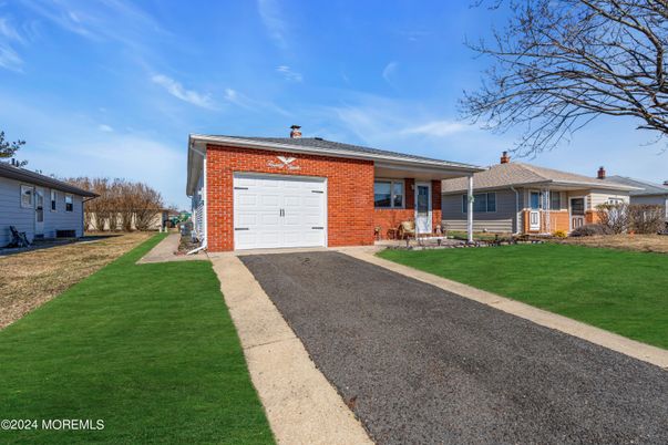 Attached, Exterior, Facade, Brick Facade, Ranch