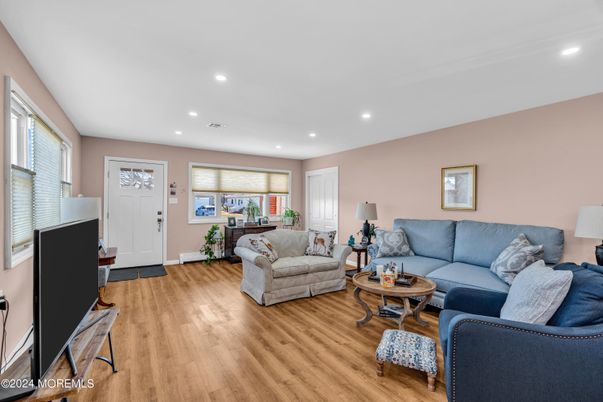 Interior, Living room, Recessed Lighting, Wood Texture Flooring