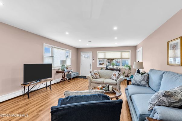 Interior, Living room, Recessed Lighting, Wood Texture Flooring