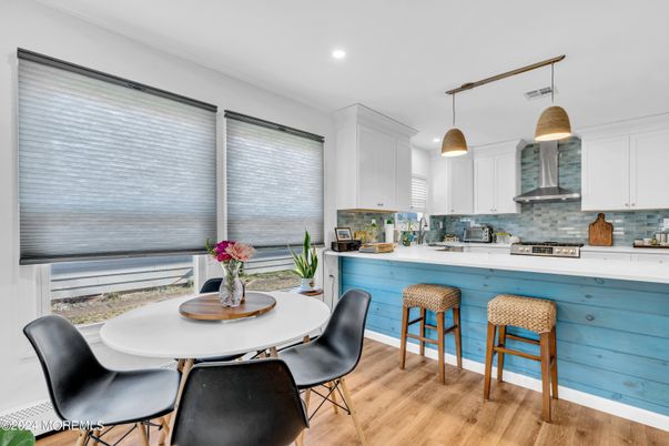 Dining room, Interior, Kitchen, Pendant Lights, Recessed Lighting, Wood Texture Flooring